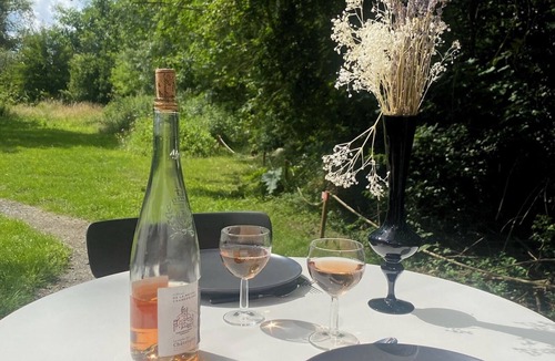 Les-Trois-Moutiers Cottage | Dream ecolodge in a fairytale castle