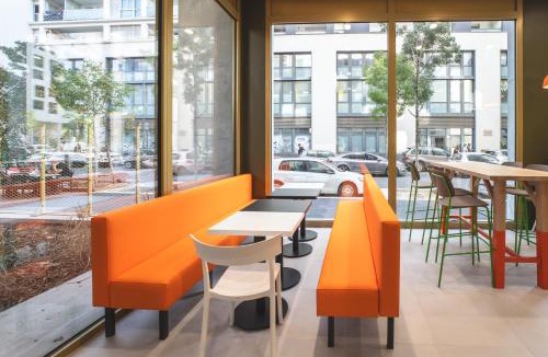 La Villette Hotel | easyHotel Marseille Euromed
