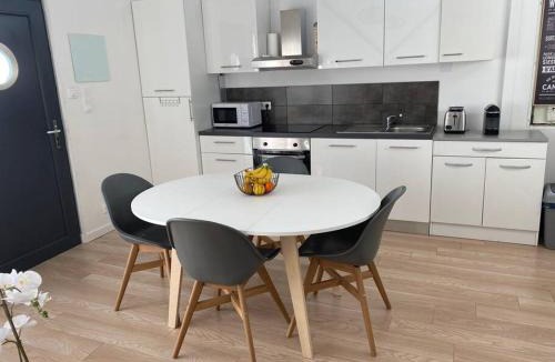 Velaux Apartment | "Echapée Belle" Appart Moderne 4 pers à Velaux - Tout équipé avec terrasse à 15 min plage et aéroport