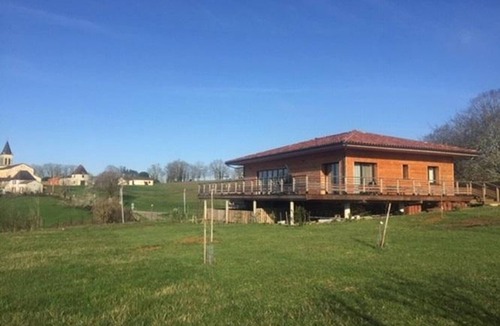Veyrines-de-Vergt Cottage | Eco-Friendly Wooden House with Private Pool in Scenic Dordogne
