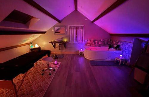 Castels House | Ecrin d' Amour suite romantique avec Jacuzzi