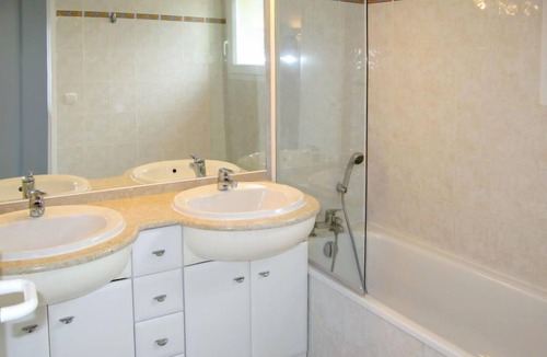 Lacanau-Ocean House | Eden Parc Golf de l'Ardilouse V6I by Interhome