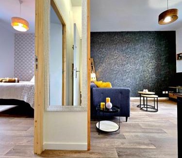 Angouleme Apartment | Elégant T2 au calme avec terrasse et climatisation