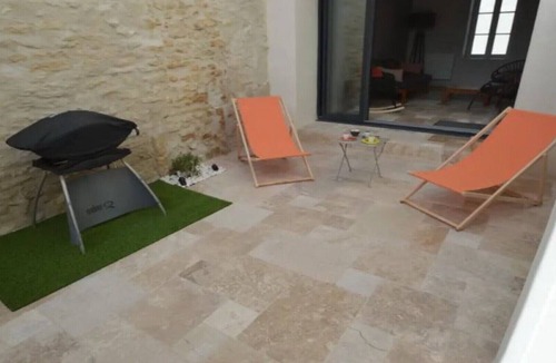 Le Bois-Plage-en-Re House | Elegant Chai Rhétais fully restored in the heart of the village