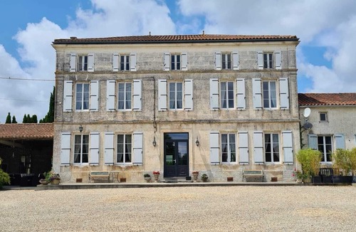 Bessac House | Elegant Manoir and Gite in a peaceful location - perfect for large families