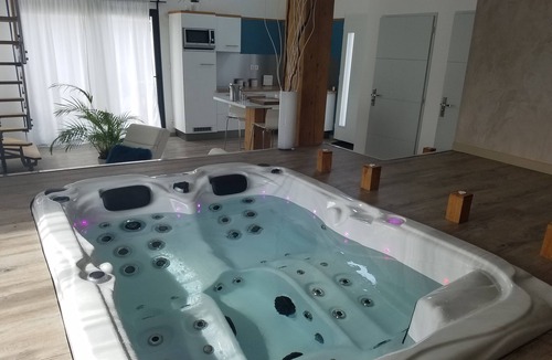 Chasseneuil-du-Poitou House | Emlavie lofts - rentals with private Spa - Futuroscope 5 mn away