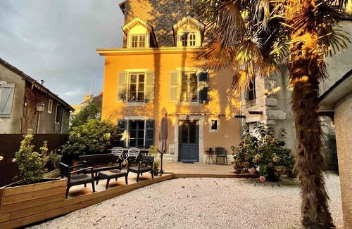 Centre Ville House | En Hyper Centre de Pau, Maison et Appartement au Calme Avec Terrasse et Parking!