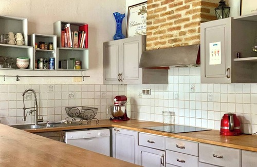 Leogeats House | Enchanted escape, home in the heart of the forest