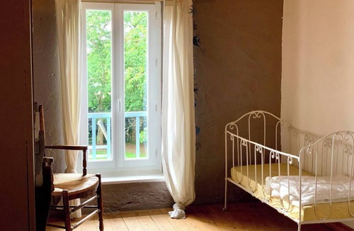 Leogeats House | Enchanted escape, home in the heart of the forest