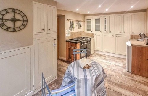 Marigny House | Enjoy the charm of this large yet cozy cottage with swimming pool in the communal garden.