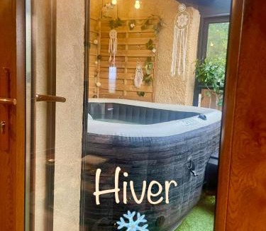 Sablet Apartment | Entre vignes et horizon Appartement avec jacuzzi privatif et piscine commune chauffée