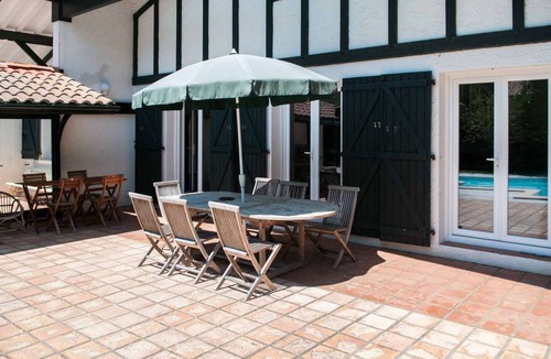 Les Estagnots House | Estagnots Beach and Lake on foot