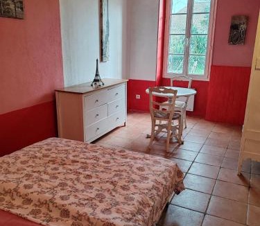 Anglade House | ex domaine Chandelier