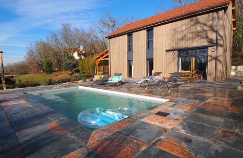 Marnac House | Exceptional stay in Périgord : Tobacco drying house, Heated swimming pool