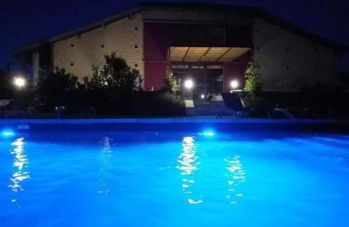 Villebramar House | exceptionnel loft style industriel tout équipé 15 personnes avec piscine et jacuzzi