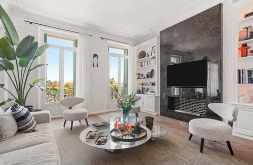 Hyeres City Centre Apartment | Experience Hyères on foot from this beautiful, central apartment.