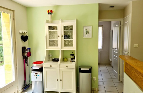 Saint-Amand-de-Belves Apartment | Fabulous 1 bedroom ground floor apartment with own entrance. 3km from Belves.