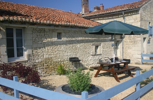 Princay House | Fabulous newly converted cottage with swimming pool and games room