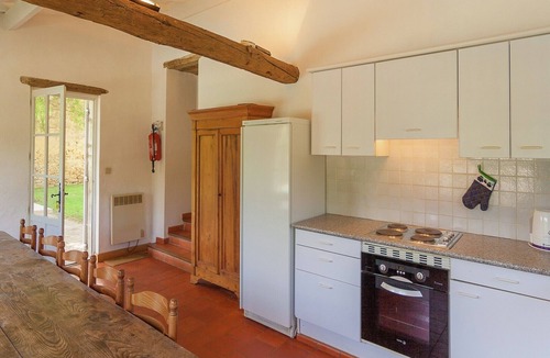 Saint-Georges-de-Montclard Villa | Family Mansion with Pool