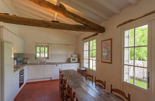 Saint-Georges-de-Montclard Villa | Family Mansion with Pool