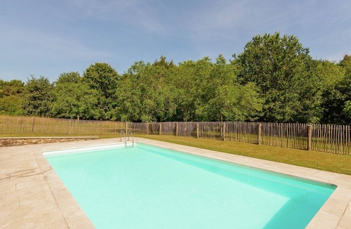 Saint-Georges-de-Montclard Villa | Family Mansion with Pool