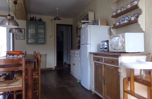 La Chapelle Montbrandeix Cottage | Family Friendly in Idyllic Setting with Private Pool and Large Garden.