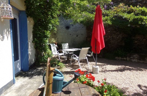 La Chapelle Montbrandeix Cottage | Family Friendly in Idyllic Setting with Private Pool and Large Garden.