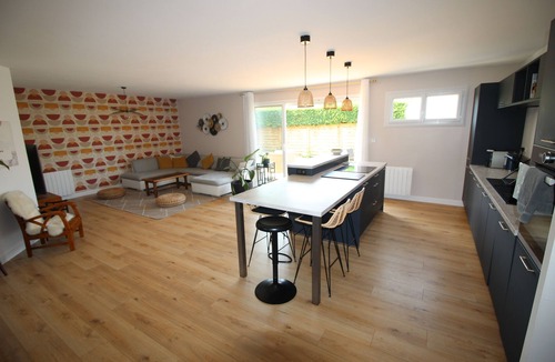 Salles sur Mer House | Family home in seaside town