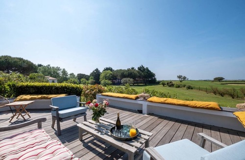 Les Portes-en-Re House | Family house oeverlooking the Golf in a 7500sq mt garden