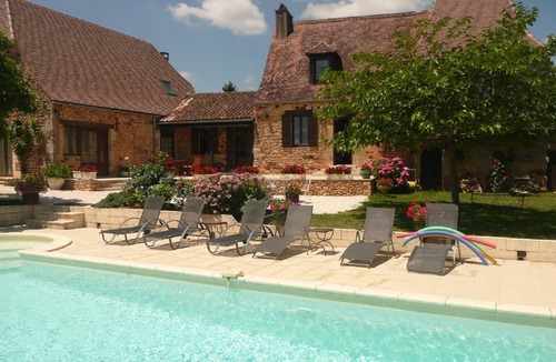 Sainte-Alvere Cottage | Farm XVIII°siècle,fenced, private swimming pool with salt, heated, Wifi,clim,6 pers.