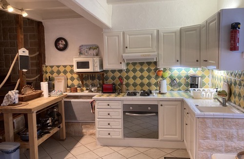 Mortagne-sur-Gironde Cottage | Fisherman's Cottage with WiFi and views to the harbour.