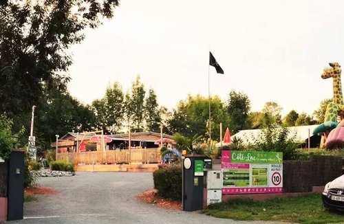 Verruyes House | Flower Camping Côté Lac * - Mobile home 2 bedrooms Relax Comfort 30m2 Covered terrace 10m2 + TV 4 persons