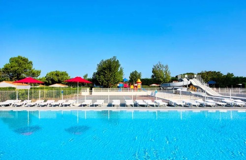 Loix House | Flower Camping Les Ilates * - Mobil-Home COMFORT 27.5m2 (2 bedrooms) + TV + semi-covered terrace 6 people