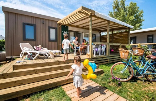Loix House | Flower Camping Les Ilates * - Mobil-Home COMFORT 27.5m2 (2 bedrooms) + TV + semi-covered terrace 6 people