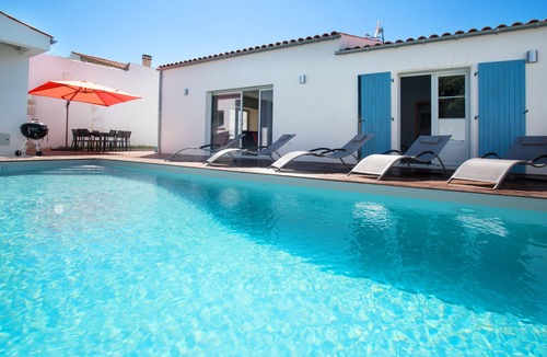 La Cotiniere Villa | Former fisherman's house with pool in the heart of Old Cotinière