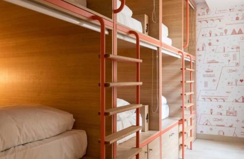 Hotel de Ville - Quinconces Hostel | Hostel ∙ 8 guests