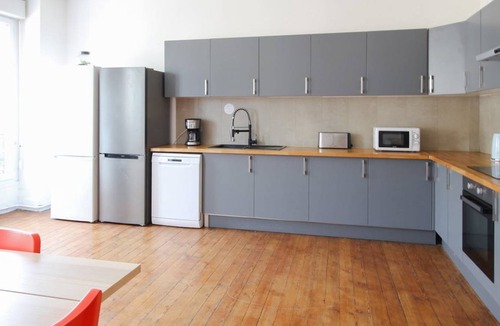 Bordeaux City Centre Resort | 166 m² Private room ∙ 1 bedroom ∙ 7 guests