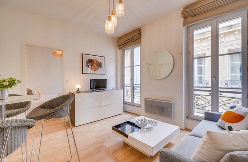Bordeaux Golden Triangle Apartment | 36 m² Apartment ∙ 1 bedroom ∙ 2 guests
