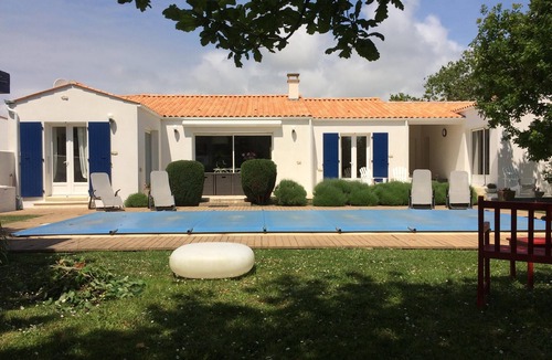 La Cotiniere Villa | BEAUTIFUL VILLA WITH POOL NEAR THE SEA AND GREEN HEATED POOL AND WIFI