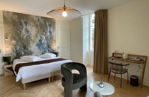 Rouffignac-Saint-Cernin-de-Reilhac Hotel | Le Manoir des Cèdres