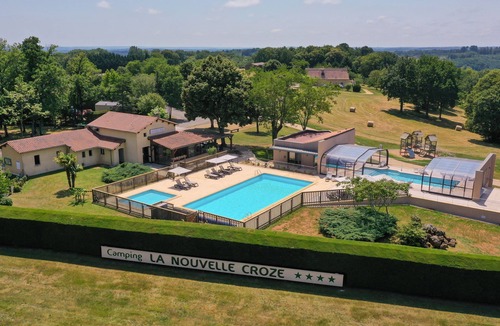 Rouffignac-Saint-Cernin-de-Reilhac House | Camping 4* | Piscine Couverte | Mobil-home 6p + TV