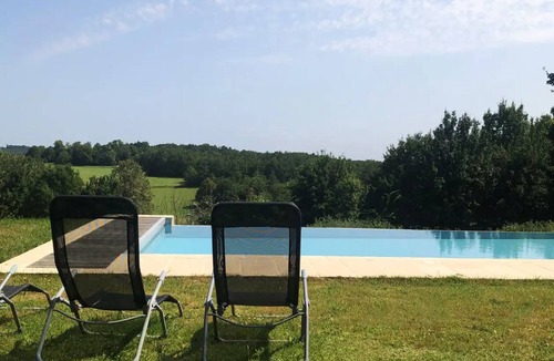 Saint-Felix-de-Bourdeilles House | 360 m² House ∙ 8 bedrooms ∙ 17 guests