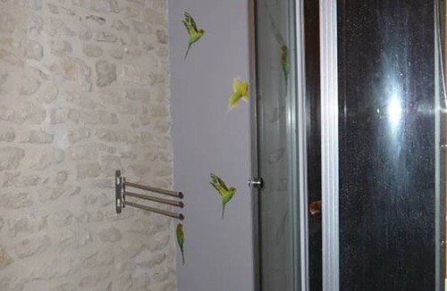 Saint-Georges-les-Baillargeaux Cottage | Charming gîte for 4/5 people, "La jument verte", 4 minutes from Futuroscope