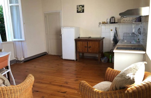 Saint-Germain-de-Lusignan House | 80 m² House ∙ 2 bedrooms ∙ 4 guests
