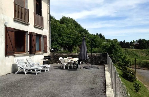 Saint-Hilaire-les-Courbes House | 66 m² House ∙ 1 bedroom ∙ 3 guests