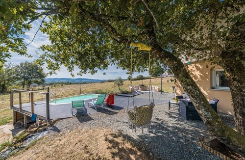 Saint-Pantaleon-de-Larche House | 160 m² House ∙ 4 bedrooms ∙ 10 guests