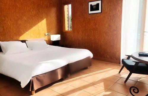 Sorges-et-Ligueux-en-Perigord House | 178 m² House ∙ 5 bedrooms ∙ 17 guests