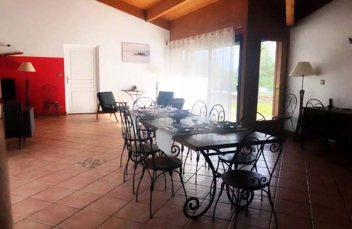Sorges-et-Ligueux-en-Perigord House | 131 m² House ∙ 4 bedrooms ∙ 14 guests