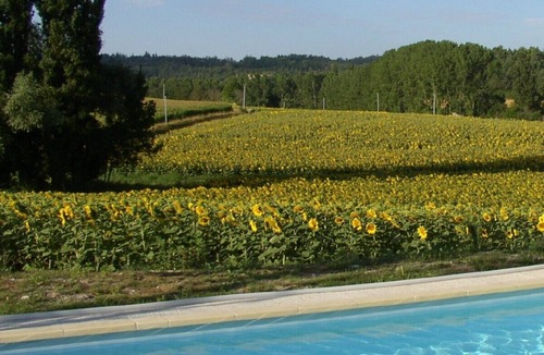 Tocane-Saint-Apre Villa | French country gite with pool, within walking distance of pretty village