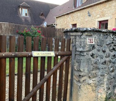Savignac-de-Miremont House | Gîte à la Ruelle "Pierre et Mamie" !